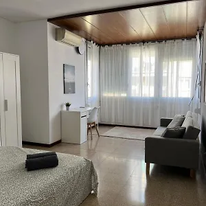 Privada En Piso Compartido Lepanto , Barcelona Spain
