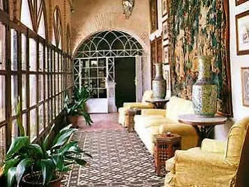 El Palacio De San Benito